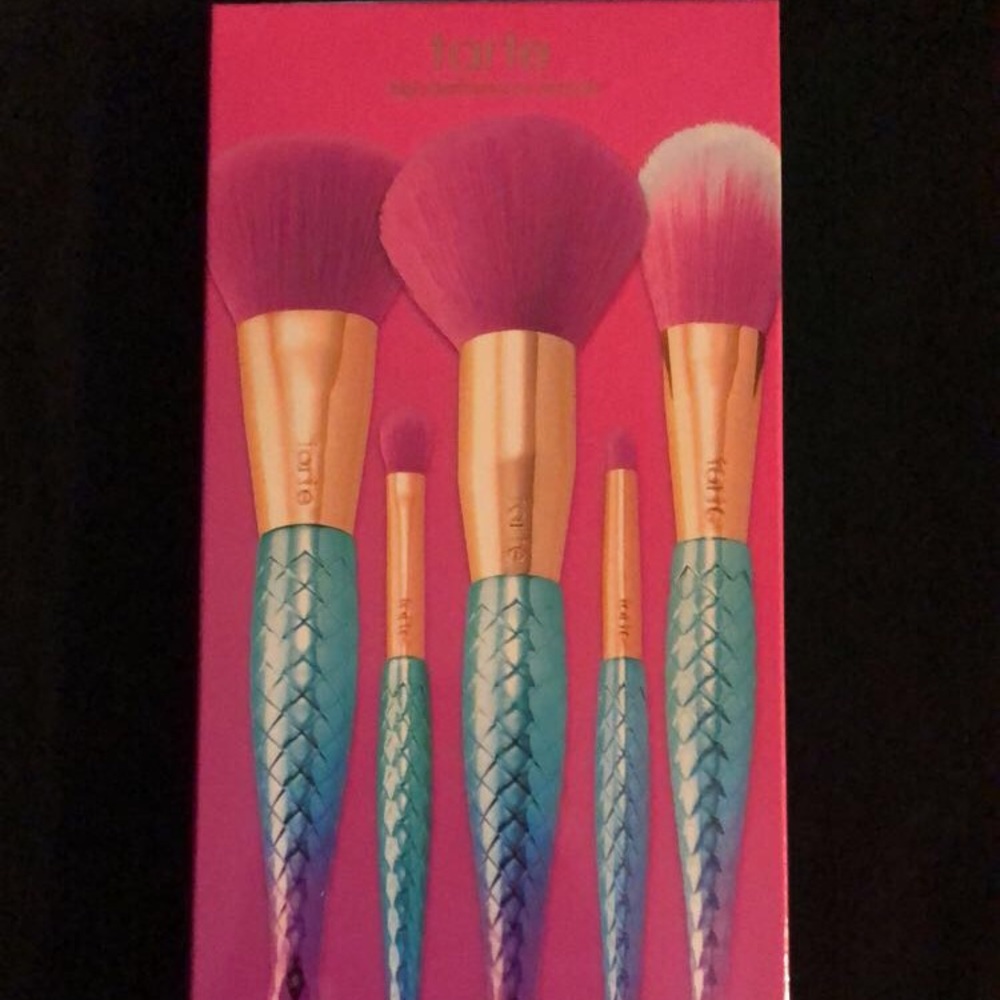 Tarte mermaid brush set